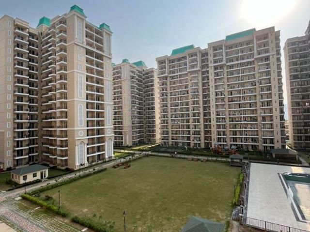 Resale | 3 BHK 1785 Sq.Ft. Apartment in Kharar Road