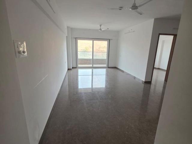 Resale | 3 BHK 1700 Sq.Ft. Apartment in Venkatesh Skydale