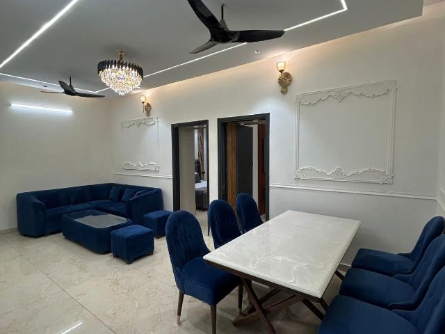 Resale | 3 BHK + Servant Room,Study Room,Extra Room 135 Sq.Yd. Apartment in Santosh Homes