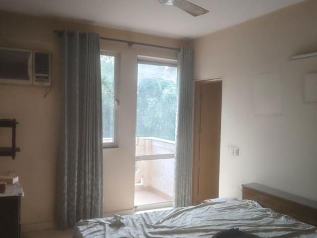 Resale | 3 BHK + Servant Room 1400 Sq.Ft. Apartment in DLF The Wellington Estate