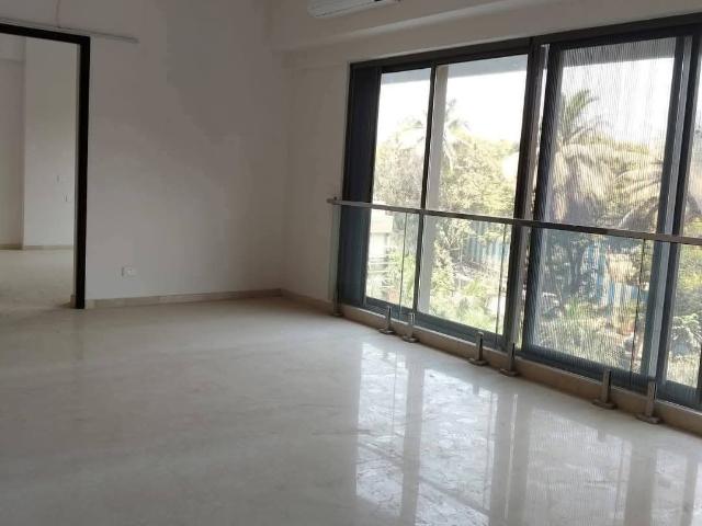 Resale | 3 BHK + Pooja Room 985 Sq.Ft. Apartment in Adani Ten BKC