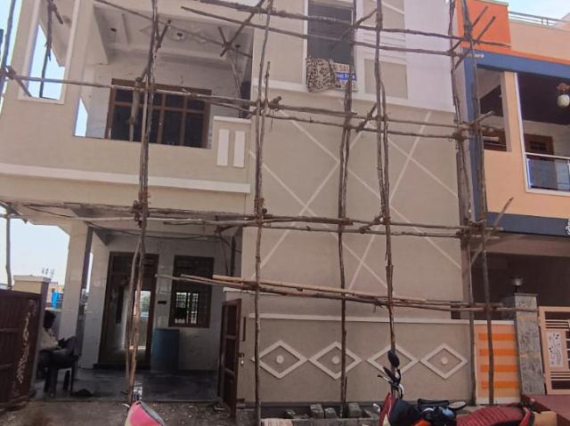 Resale | 3 BHK + Pooja Room 105 Sq.Yd. Independent House in Krishna Reddy Pet