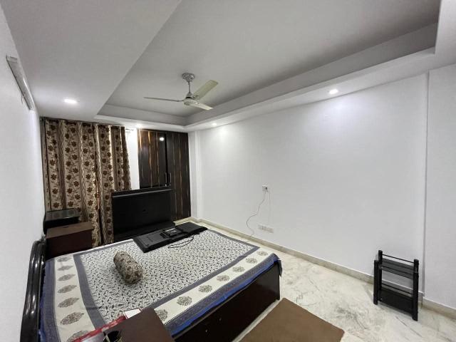 Resale | 3 BHK + Pooja Room 1200 Sq.Ft. Builder Floor in Baba Colony
