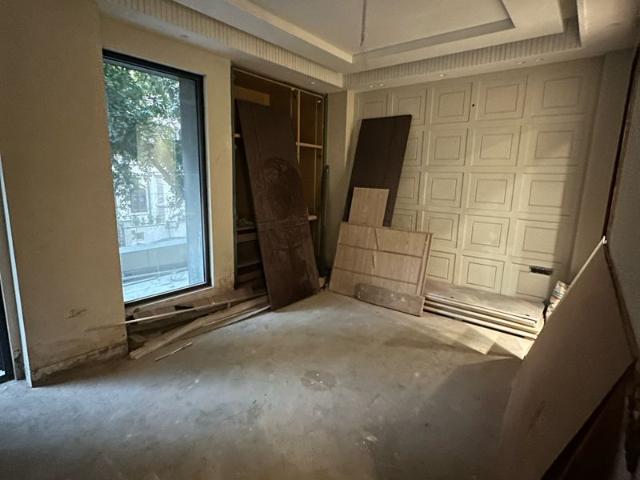 Resale | 3 BHK + Pooja Room 200 Sq.Yd. Builder Floor in New Rajinder Nagar
