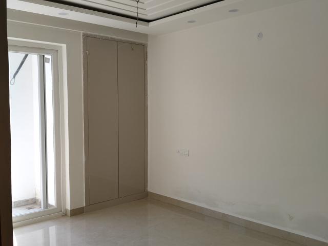 Resale | 3 BHK + Pooja Room 2210 Sq.Ft. Apartment in Alaknanda Homes