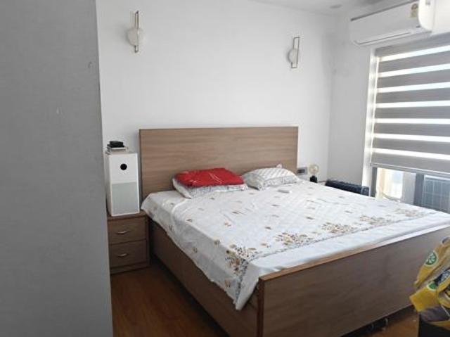 Resale | 3 BHK + Prayer Room 250 Sq.Yd. Apartment in Bptp Park Floors I