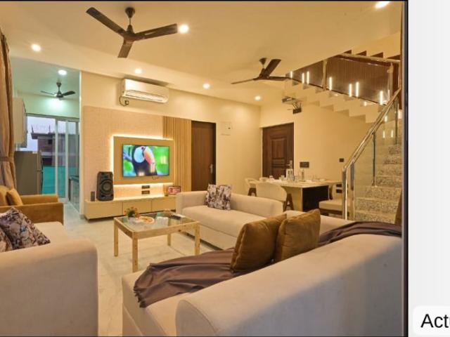 Resale | 3 BHK + Prayer Room,Servant Room,Study Room,Extra Room,Store Room 2600 Sq.Ft. Villa in Lonavala