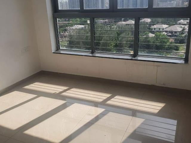Resale | 1 BHK + Pooja Room 657 Sq.Ft. Apartment in Amanora Gold Towers