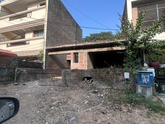 Resale | 2.5 BHK + Pooja Room 4500 Sq.Ft. Villa in Kanal House