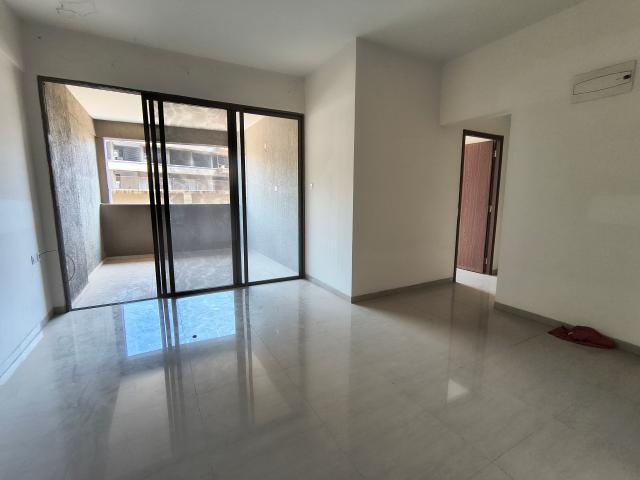Resale | 2 BHK 1080 Sq.Ft. Apartment in Skyi Star City