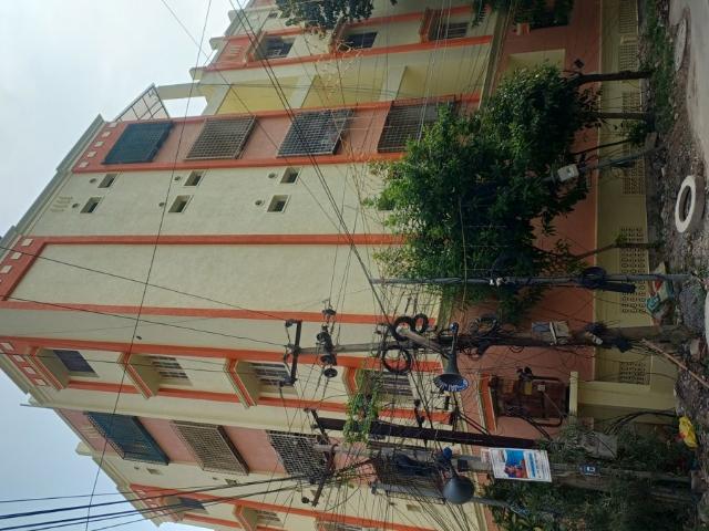 Resale | 2 BHK 1210 Sq.Ft. Apartment in Puppalaguda