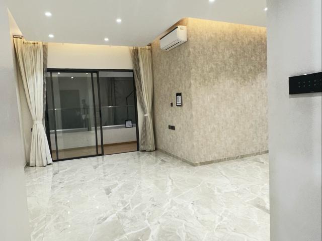 Resale | 2 BHK 800 Sq.Ft. Apartment in VTP Cielo