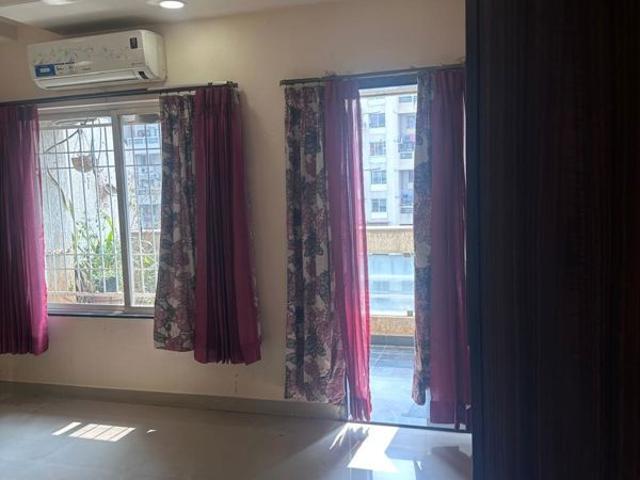 Resale | 2 BHK 800 Sq.Ft. Apartment in Amanora Ascent Towers