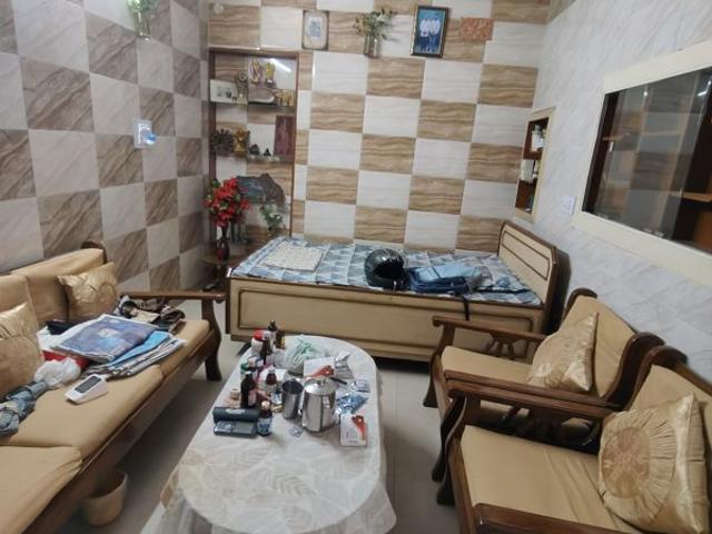 Resale | 2 BHK 800 Sq.Ft. Apartment in Sector 44