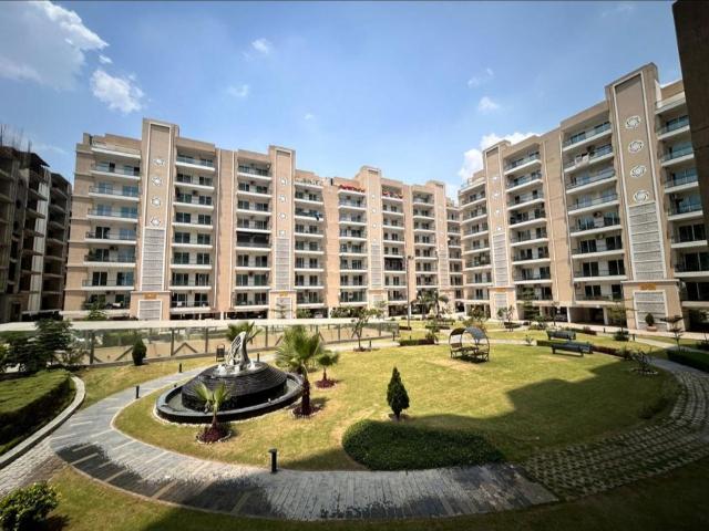 Resale | 4 BHK 3400 Sq.Ft. Apartment in Ambala Highway