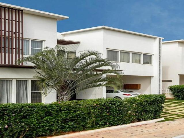 Resale | 4 BHK + Extra Room 388 Sq.Yd. Villa in Century Wintersun