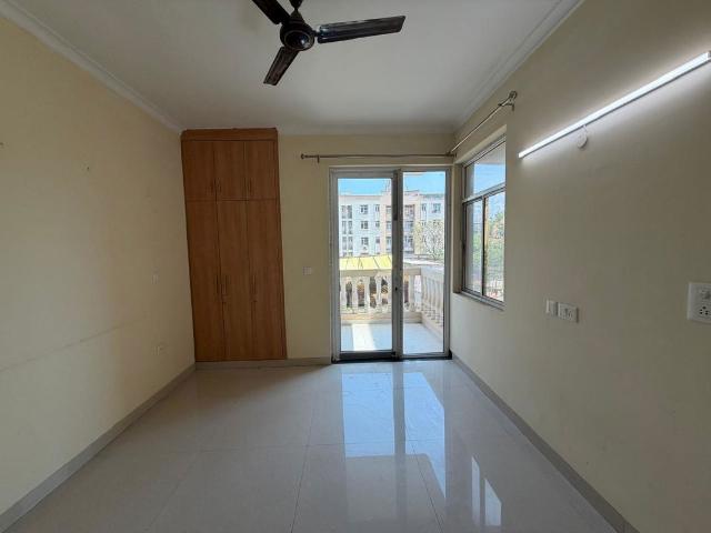 Resale | 4 BHK + Servant Room 4000 Sq.Ft. Apartment in DLF The Pinnacle