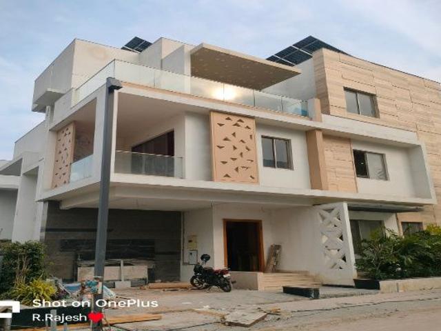 Resale | 4 BHK + Pooja Room 376 Sq.Yd. Villa in Nallagandla