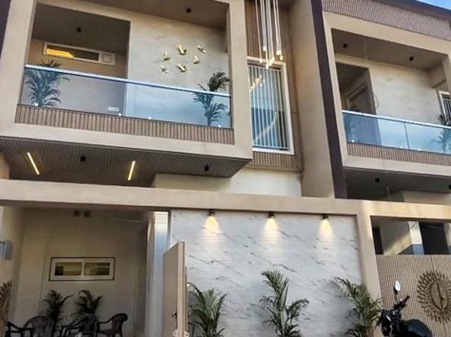 Resale | 4 BHK + Pooja Room,Study Room 3500 Sq.Ft. Villa in Mansarovar Extension