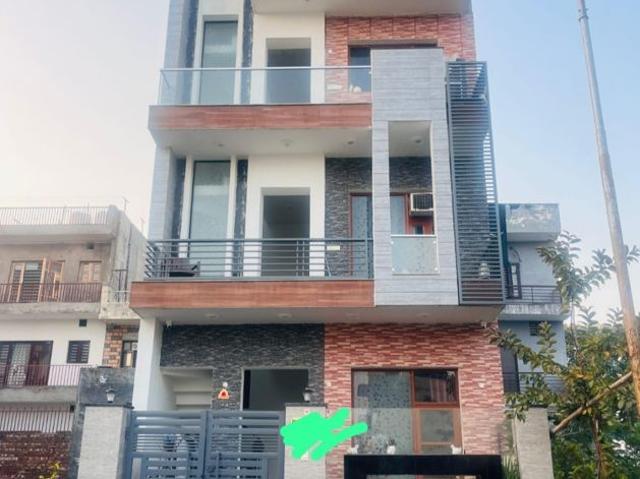 Resale | 5 BHK + Basement 95 Sq.Yd. Independent House in Altus Prime