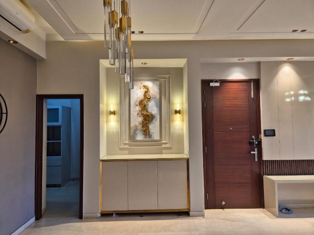 Resale | 5 BHK + Extra Room 263 Sq.Yd. Villa in Greenwood City