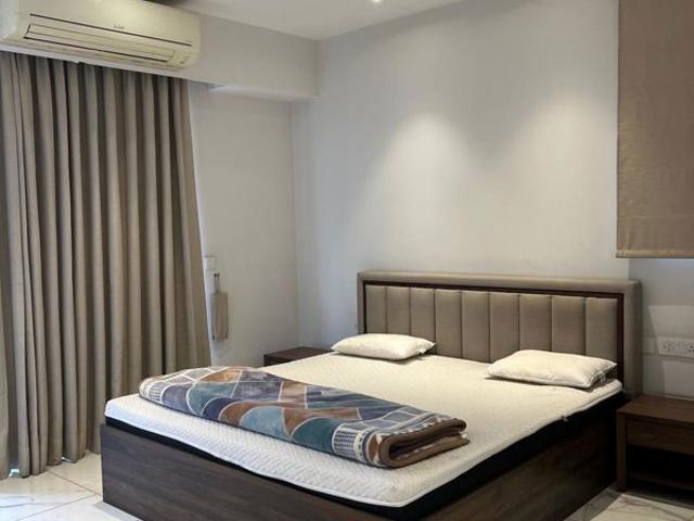 Resale | 5 BHK + Store Room 200 Sq.Yd. Independent House in DLF Cyber City