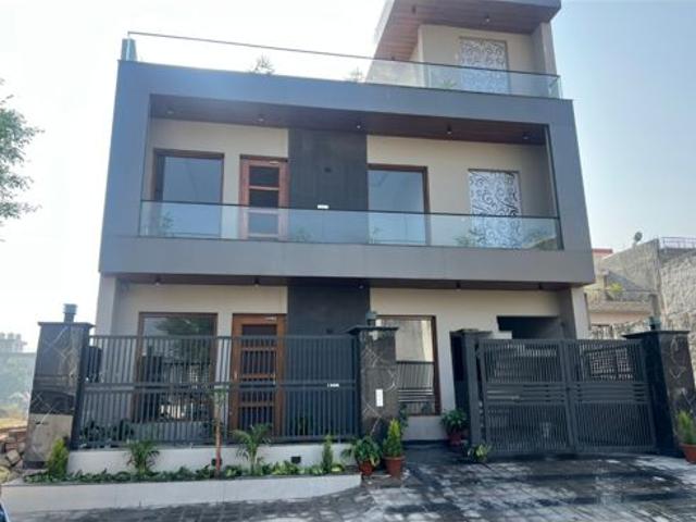 Resale | 6 BHK + Store Room 200 Sq.Yd. Independent House in GMADA Eco City