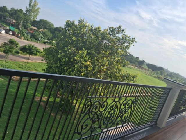 Resale | 6+ BHK + Pooja Room 408 Sq.Yd. Villa in 16 Marla House