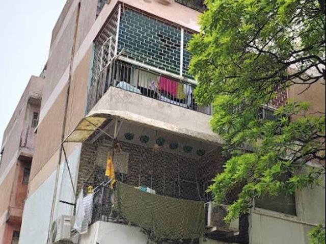 Resale | 827 Sq.Ft. Apartment in Lakkarpur