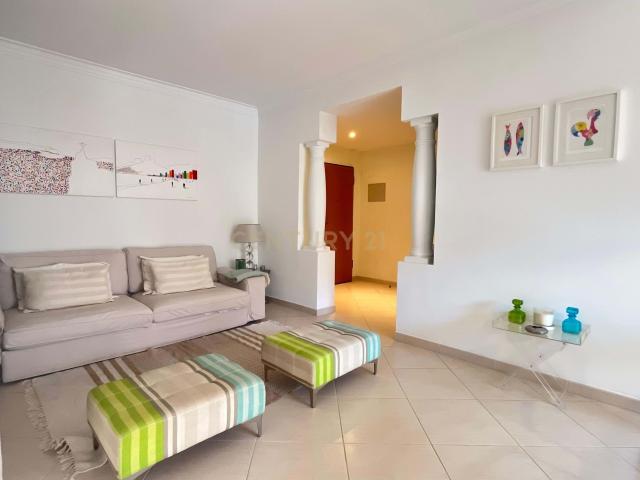 RESERVADO * Apartamento T2 para Arrendamento – Caparica