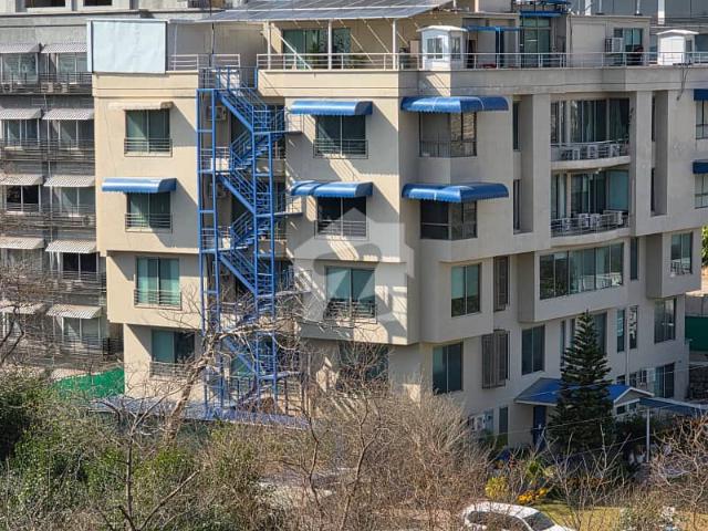 Reserve A Centrally Located Building Of 2750 Marla In G 5