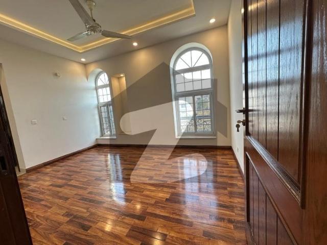 Reserve A Centrally Located House In G 10/3 For Sale G 10/3