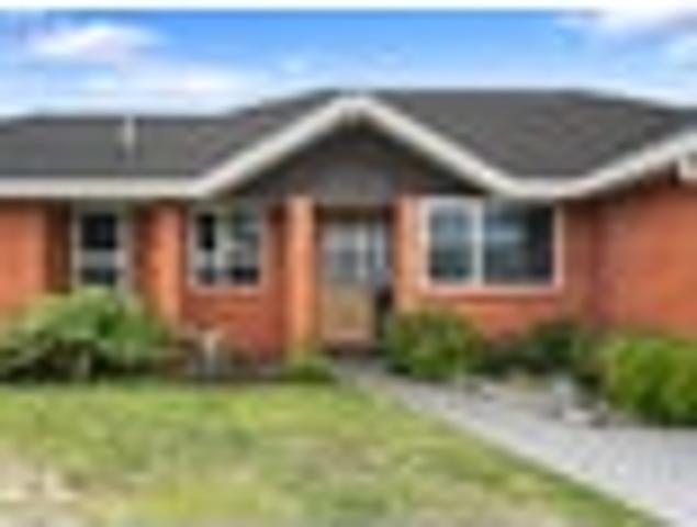 Reserve Side Living with Lifestyle in Mind