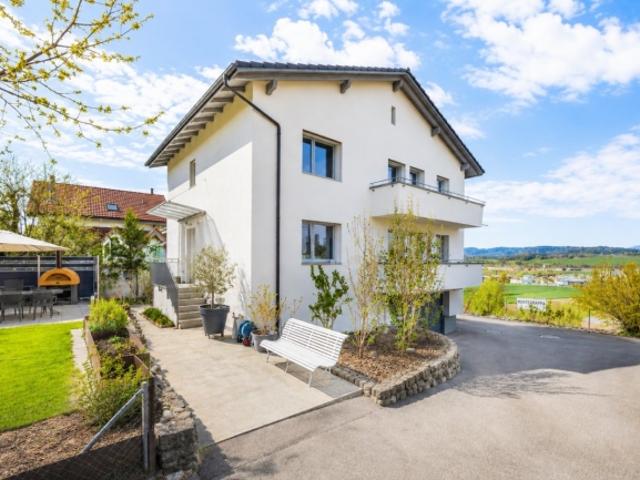 RESERVIERT* Exklusives Wohnerlebnis mit Weitblick Modernisiertes Raumwunder in Belp