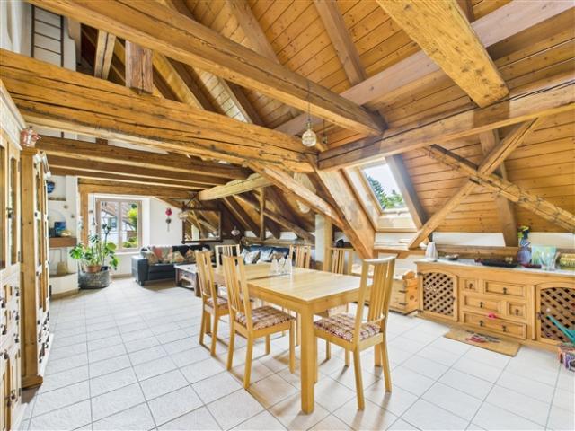 RESERVIERT Exquisite 5.5 Zimmer Dachwohnung in Oberglatt