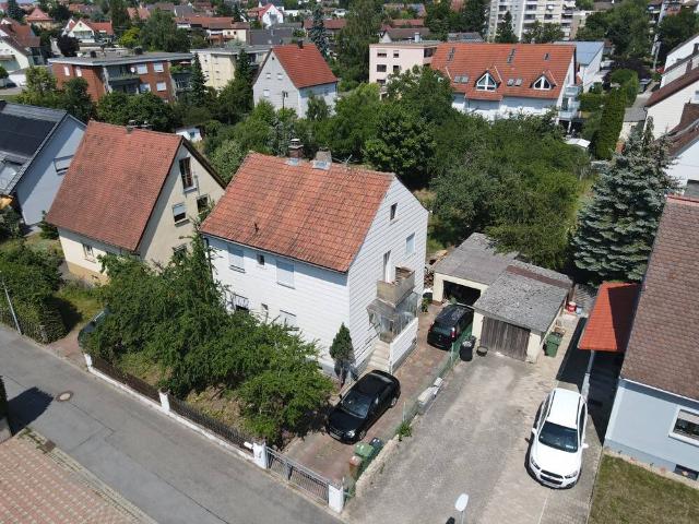 RESERVIERT Einfamilienhaus mit Garage