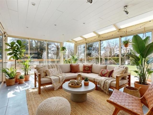 RESERVIERT – Hervorragendes Gartenniveau mit Veranda und Panoramablick
