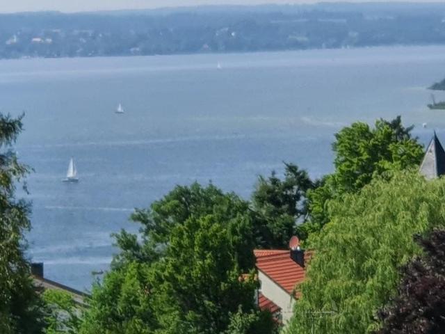 RESERVIERT ! Seeblick, Ruhe, großer Garten mit Obstbäumen, rund 300 qm Wohnfläche auf 2 Ebenen