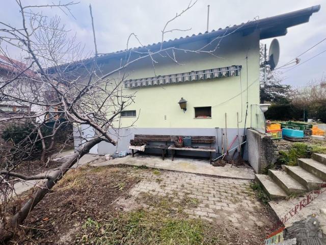 TOP Lage! 600 m² Grund mit sanierungsbedürftiges Haus Pachtgrund