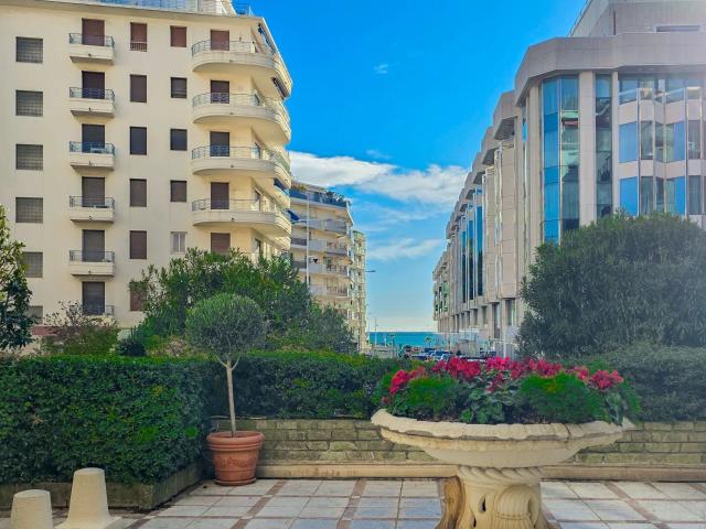 Résidence Armenonville, spacieux T4 avec terrasse 111m² Cannes