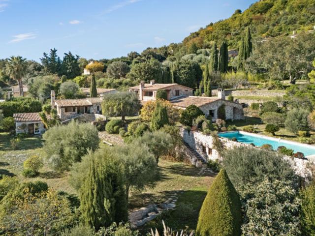 Résidence de Caractère Avec Piscine et Dépendances