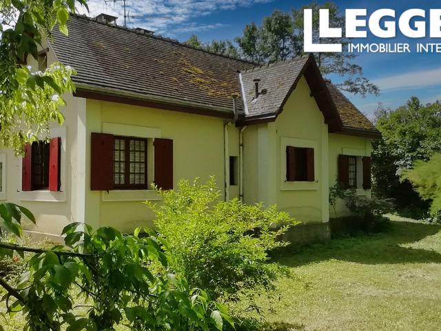 Résidence de charme des années 1930 proche de Vendôme,41 & 72 Tgv en 42 mn Paris LEGGETT immobilier 360°