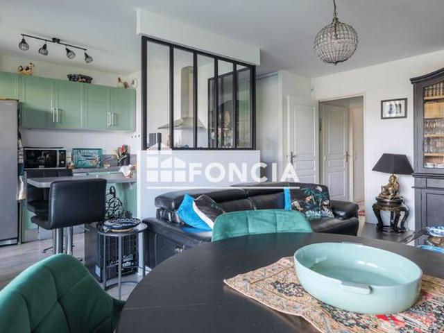 Résidence de Prestige – 3 Pièces Lumineux avec Terrasse, Balcon et Box