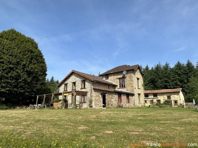 Résidence de vacances 557m² Châlus