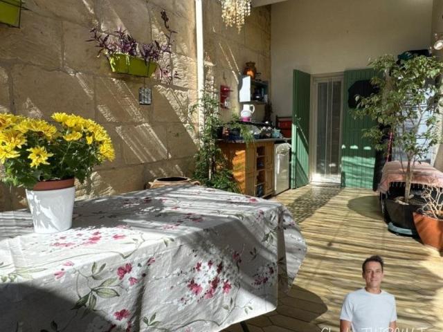 Résidence + investissement: T2 loué et T3 avec terrasse de. 127m² Tarascon