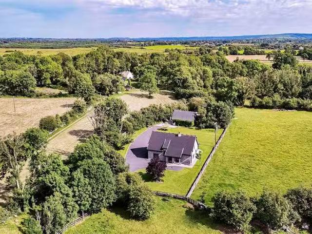 Residence On Approx. 3.87 Acres, Ganty, Craughwell, Co. Galway.