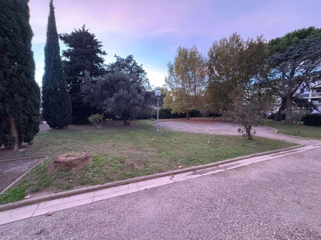 Résidence Les Cigales Arles T3 RDC balcon et Parking