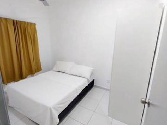 Residence Mutiara Condo Kajang Villa near MRT resaurant