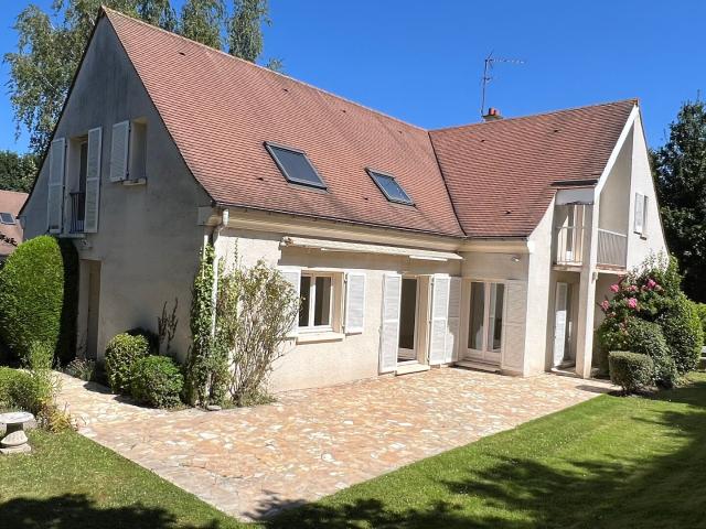 RESIDENCE SAINT NOM LA BRETECHE 9 pièce s 250 m2