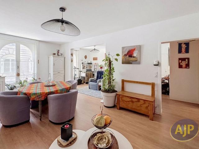 RÉSIDENCE SENIORS: T3 de 63.43 m² avec Cave et Parking